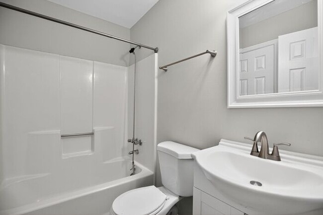 Building Photo - New Interior Upgrades 3 Bedroom Duplex wit...