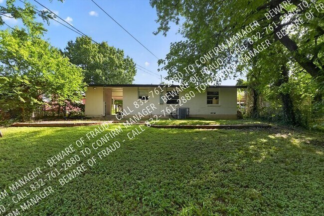 Building Photo - 1214 Adelaide Dr