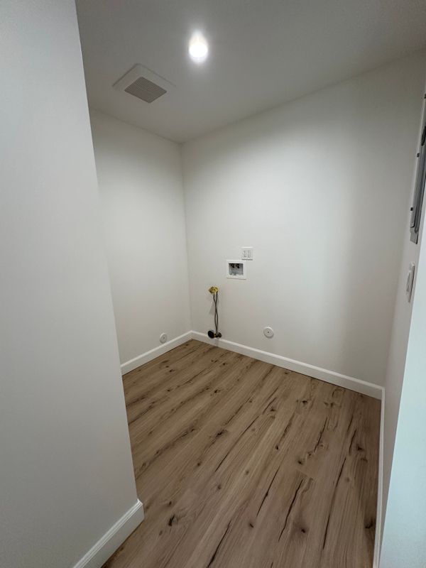 Building Photo - 1006 W Mariposa Ln