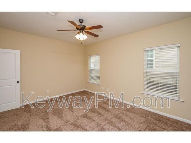 Building Photo - 713 Kensey Park Ln