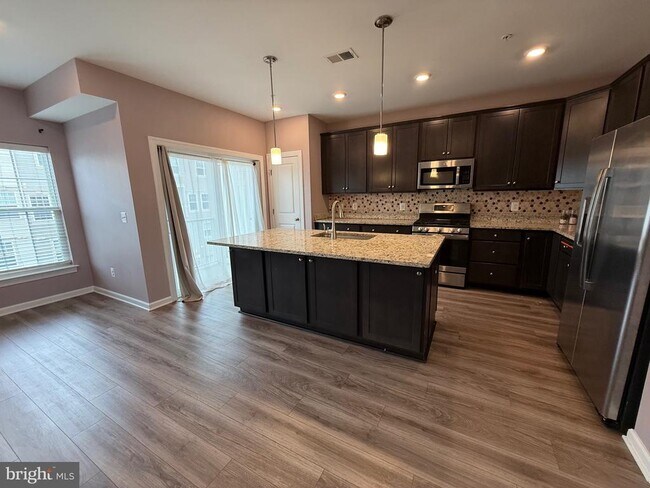 Building Photo - 5539 Lanteen St