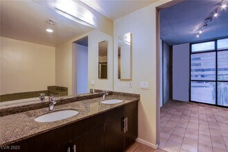 Building Photo - 353 E Bonneville Ave