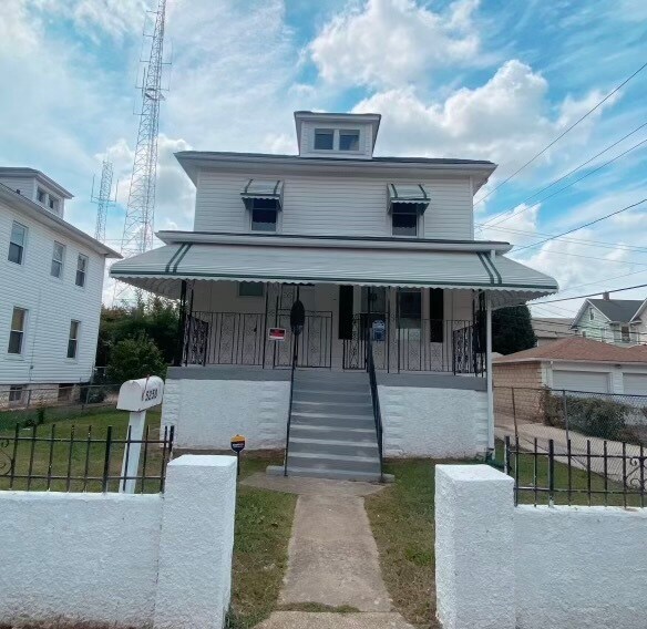 Building Photo - 5258 Saint Charles Ave