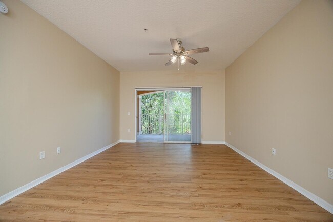 Building Photo - 550 Florida Club Blvd