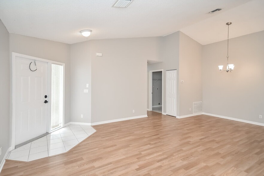 Building Photo - 23333 Sunview Way