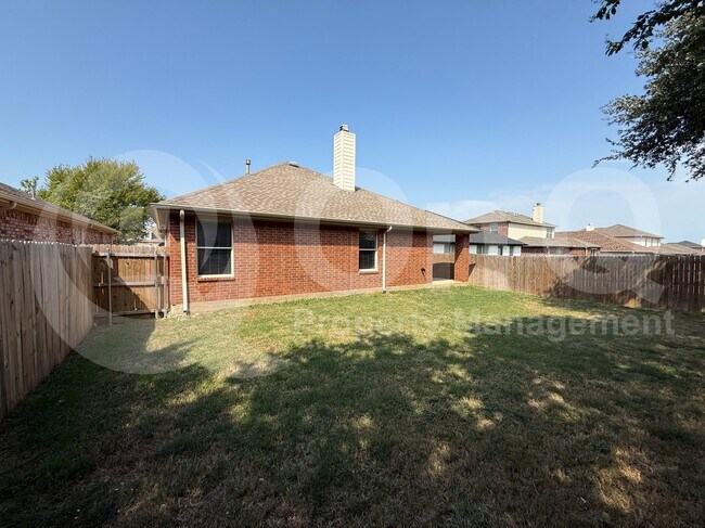 Building Photo - 2716 Watercress Dr