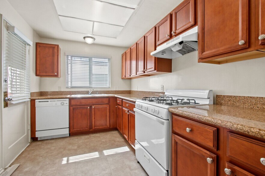 Primary Photo - 1234 10th St