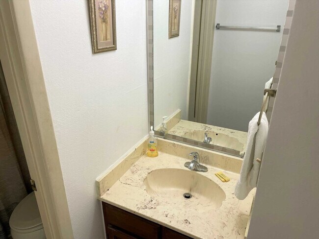 Building Photo - 121 E Venus Ln