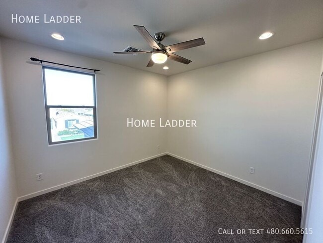 Building Photo - 3133 N Loma Vista