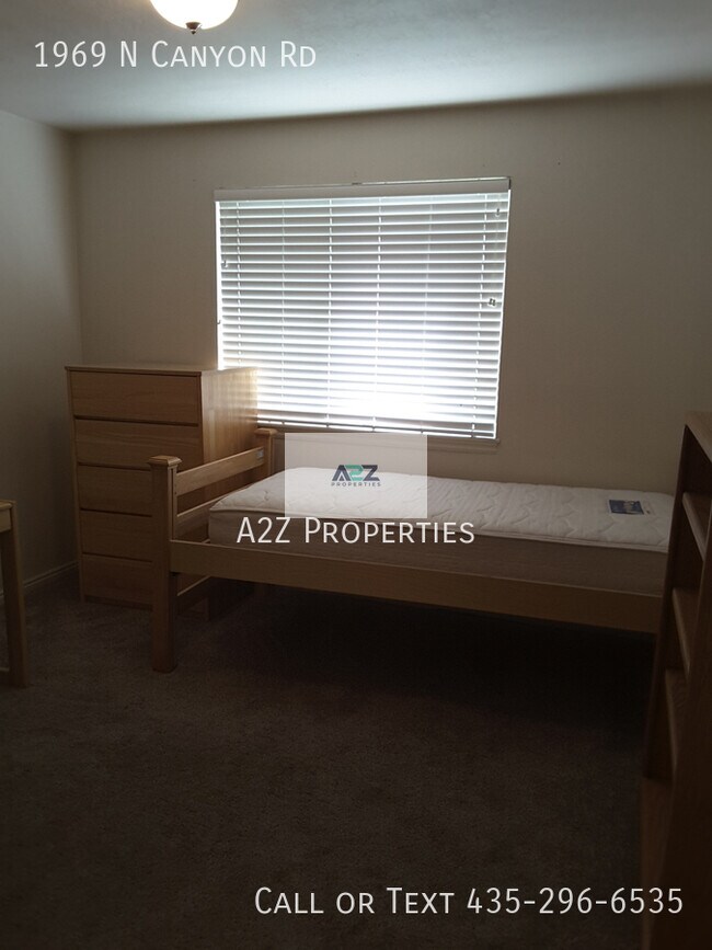 Building Photo - 1969 N Canyon Rd