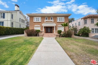 Building Photo - 1231 S St Andrews Pl