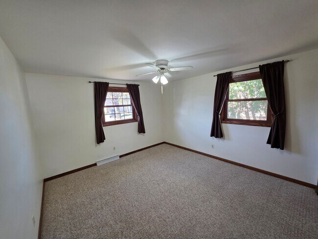 Building Photo - 1798 Chateau Dr