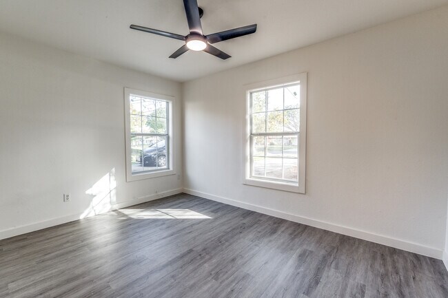 Building Photo - 827 Ware Blvd