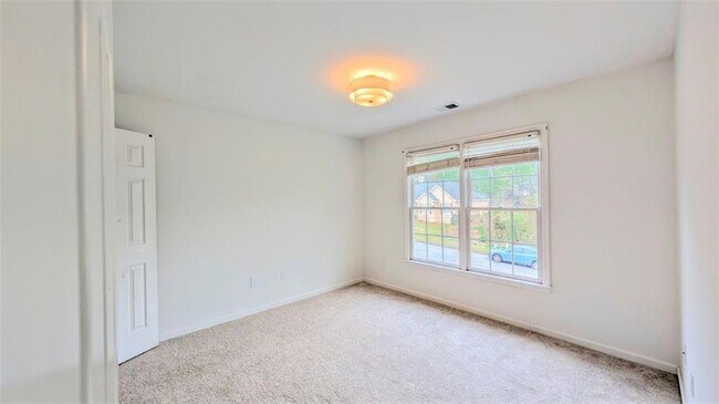 Building Photo - 253 Hampton Park Dr