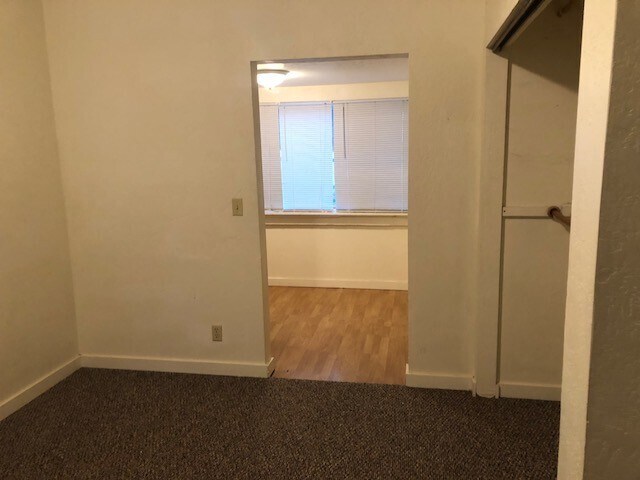 Building Photo - 1021 E St