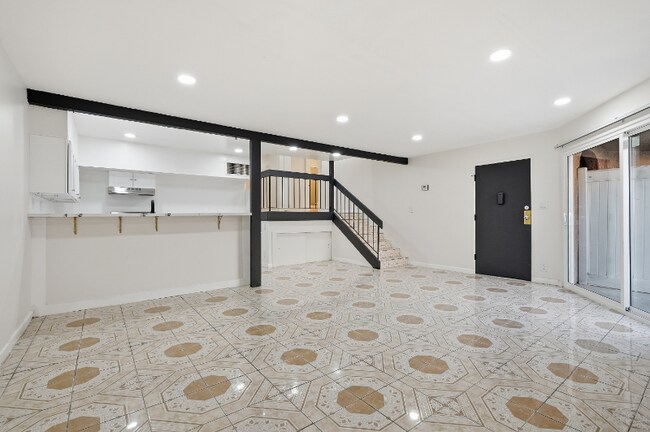 Building Photo - 7924 Woodman Ave