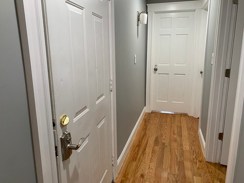 Building Photo - 148 Hillside St