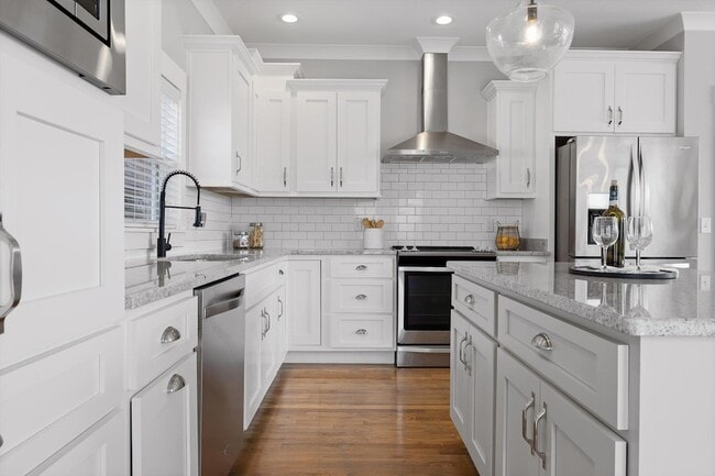 Building Photo - 718 Windrush Loop