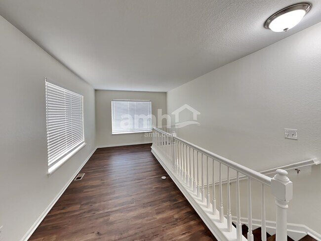 Building Photo - 5526 N Gibraltar St