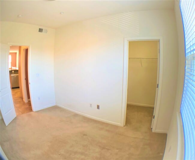 Building Photo - 660 Cedarville Ln