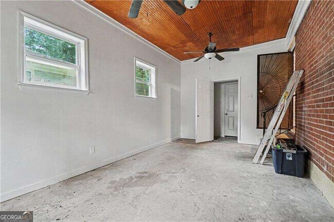 Building Photo - 2939 Belvedere Ln