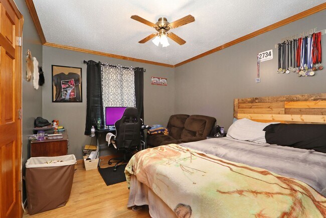 Building Photo - Spacious Home for Rent!