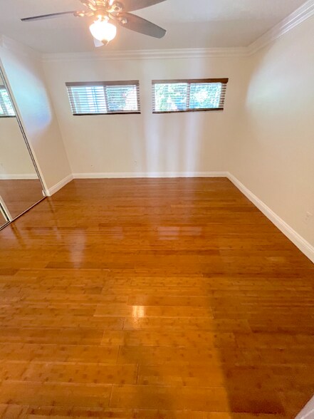 Building Photo - 100 Cliff Dr