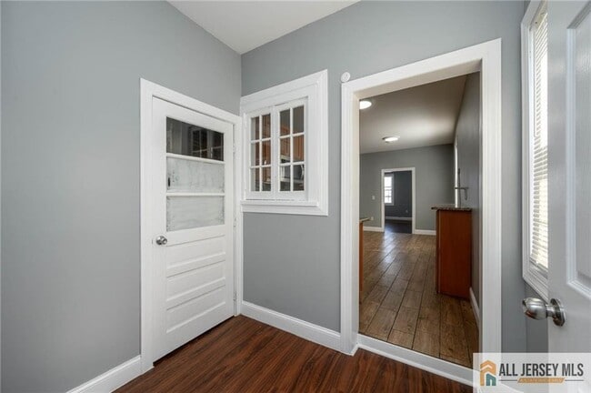 Building Photo - 307 Pershing Ave