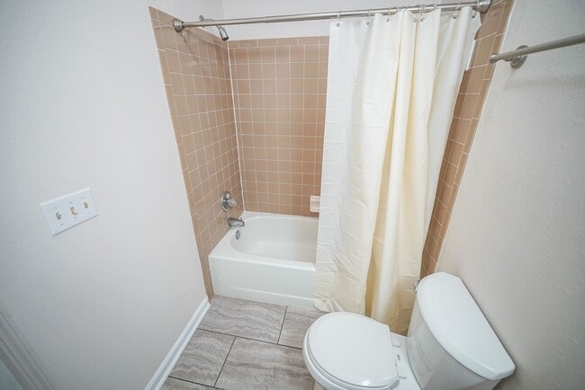 Building Photo - 2/2 Single Family Home in Park Terrace