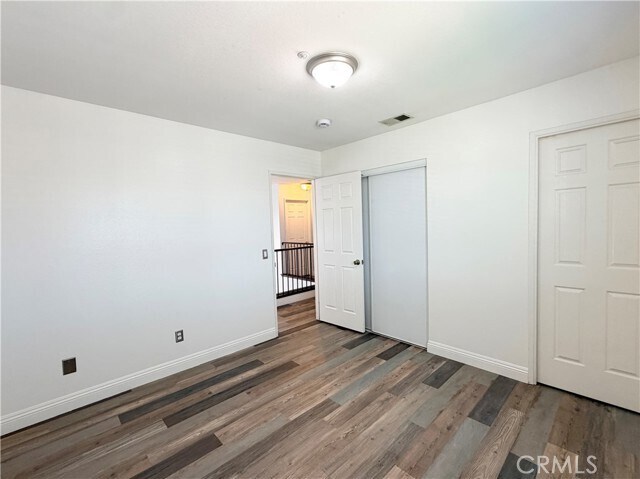 Building Photo - 15096 Fox Ridge Dr