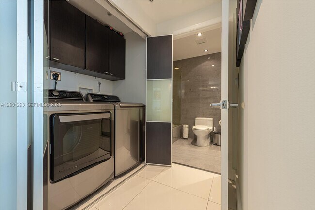 Building Photo - 90 SW 3rd St