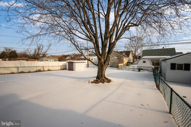 Building Photo - 3413 Yardley Dr