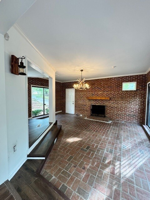 Building Photo - Beautiful 4 bed -2.5 Bath in South Charlotte