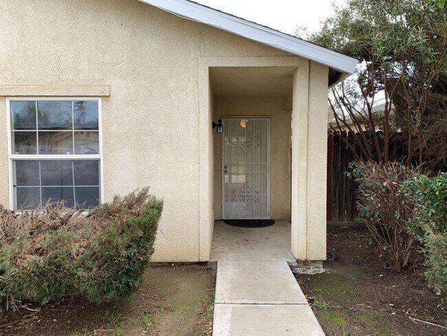 Building Photo - 6204 Straub Ln