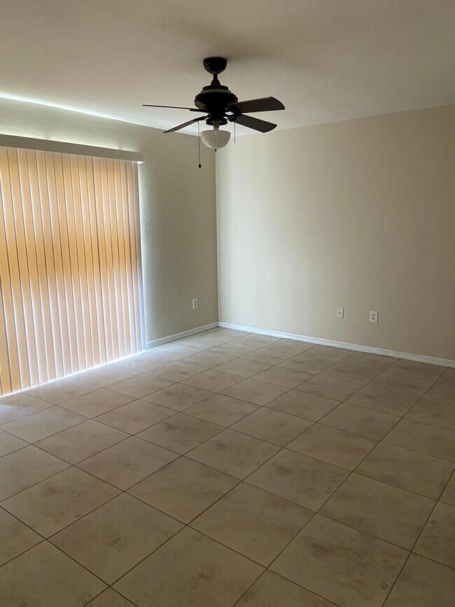 Building Photo - 3302 7th St W