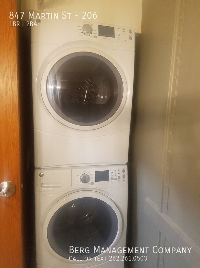 Building Photo - 847 Martin St