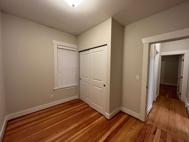 Building Photo - Spacious Two-Story Home on Private Land in the Desirable Issaquah School District