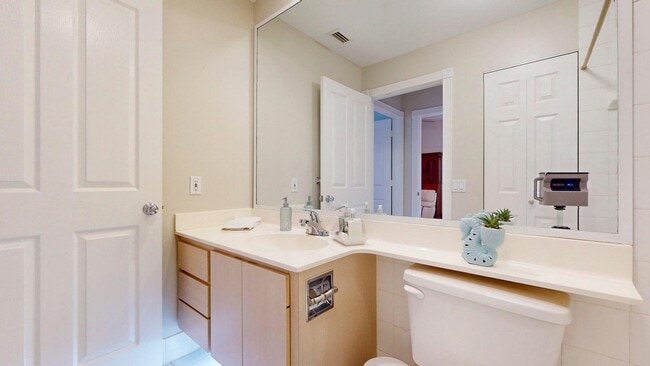 Building Photo - 1625 SW Waterfall Blvd