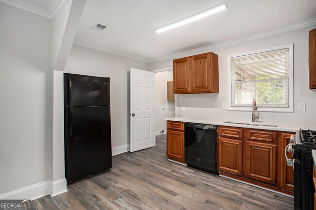 Building Photo - 3718 Daisy Dr