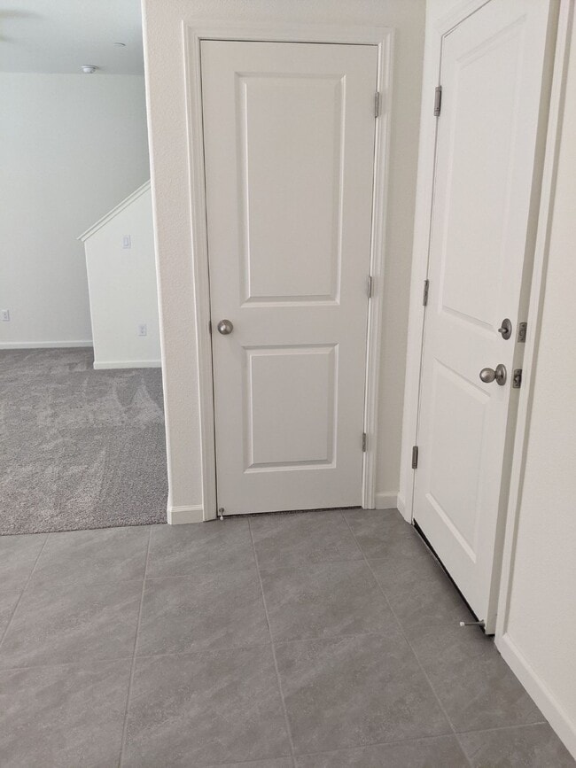 Building Photo - Ready Now! Beautiful Two Story Home in Nor...