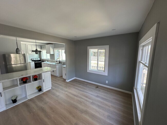 Building Photo - Cozy Santa Cruz Cottage