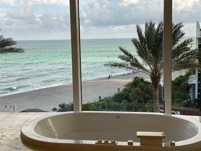 Building Photo - 17201 Collins Ave