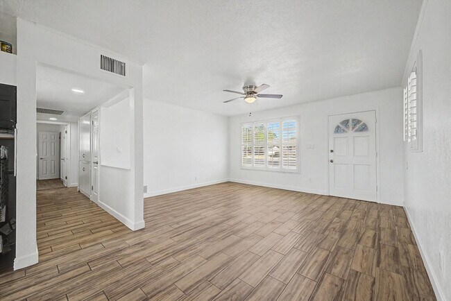 Building Photo - 3519 W Orchid Ln
