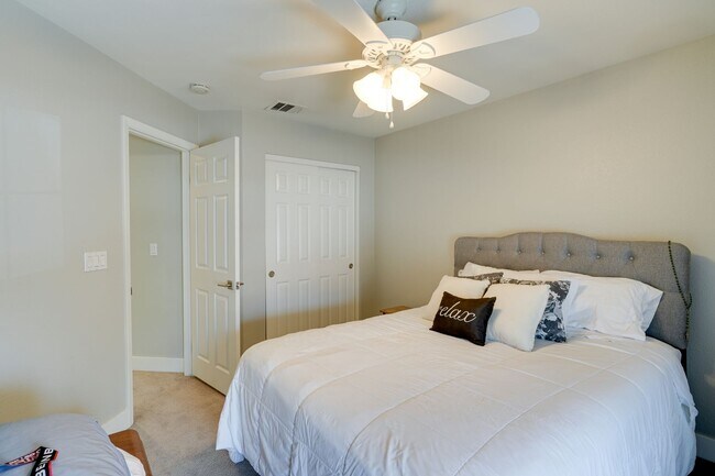 Building Photo - Cozy 3-Bed Home with Pool & Fireplace in P...