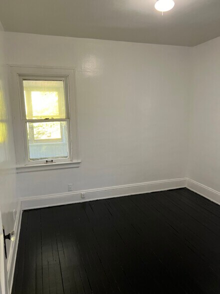 Building Photo - 12209 Corlett Ave