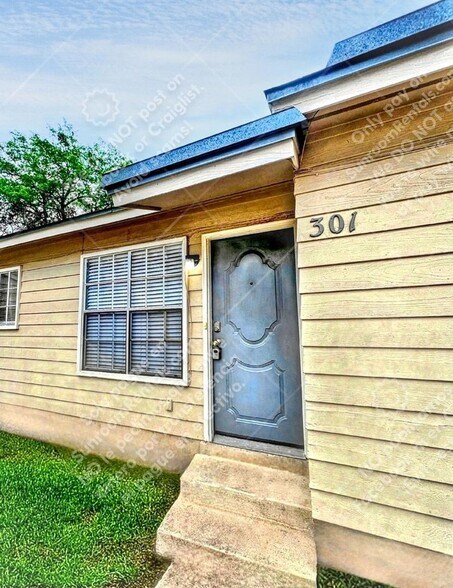 Building Photo - 844 E Sunshine Dr