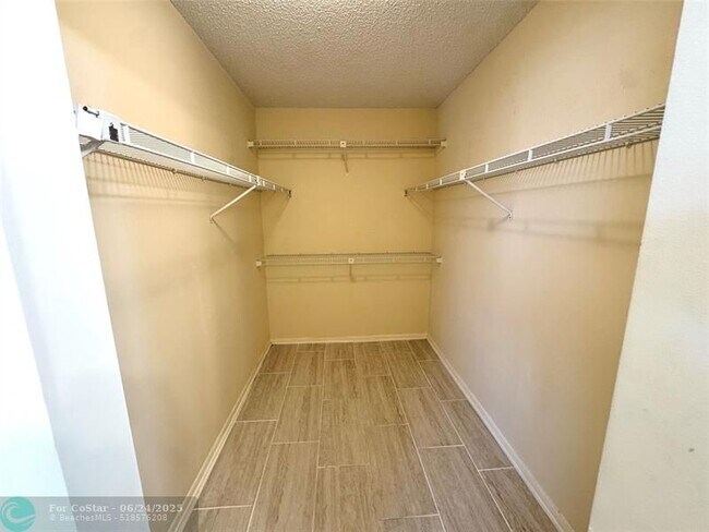 Building Photo - 12159 SW 52nd Ct