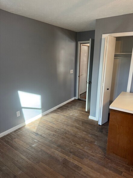 Building Photo - 11711 Mayfield Rd