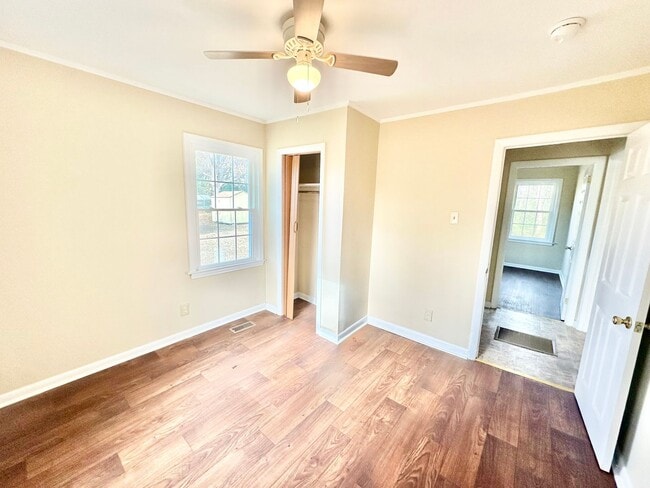 Building Photo - 415008001