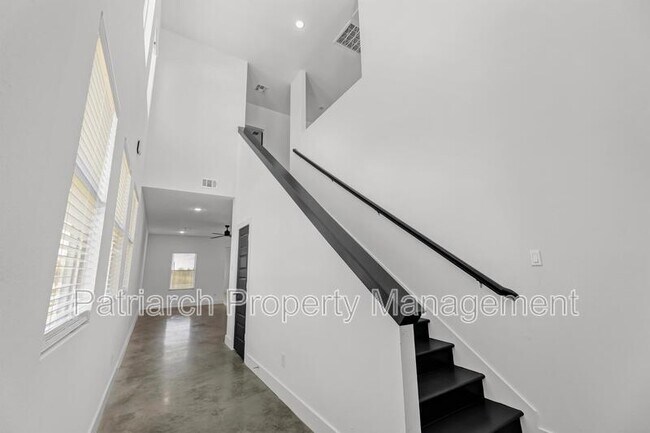 Building Photo - 3007 Alpha Wolf Ct